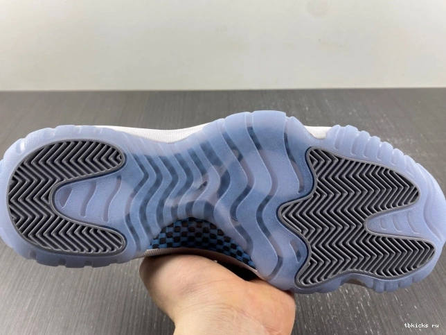 Reps TB 11 Jordan AV2187-140 Air Low Cement Grey 0821